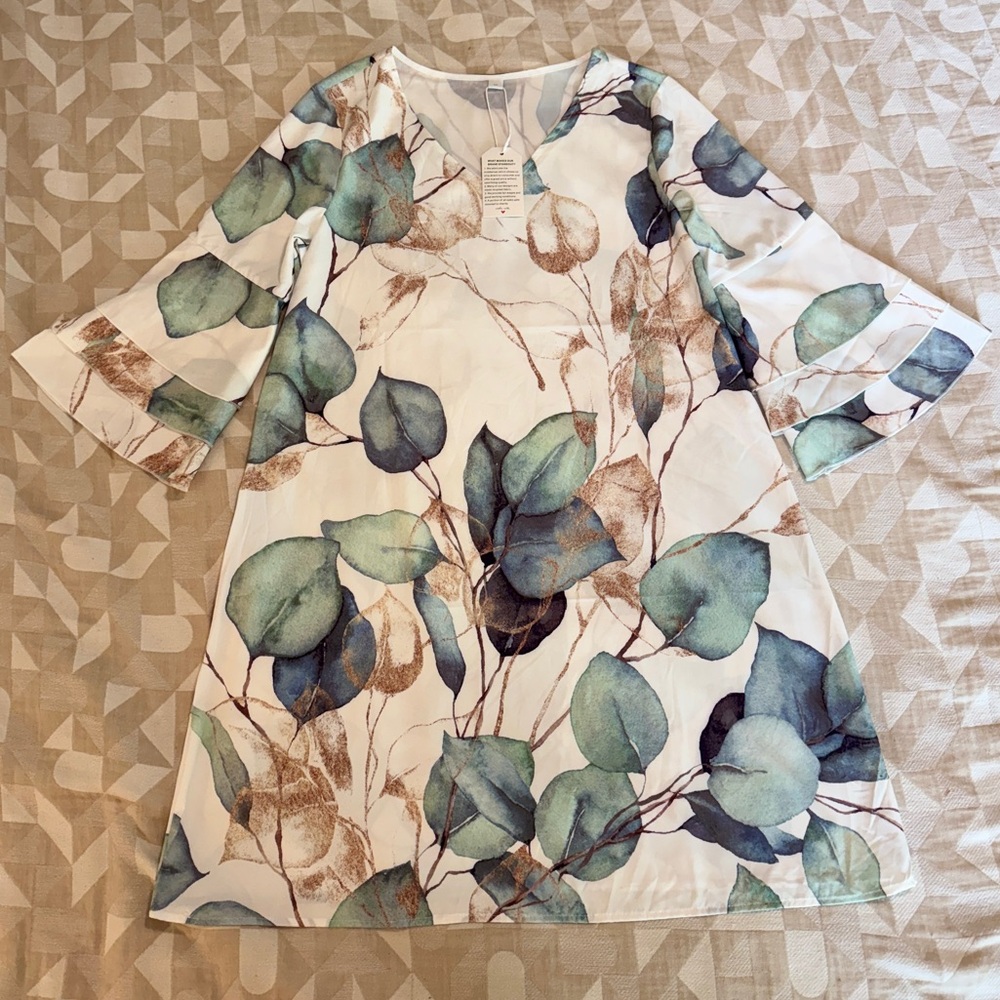 Made with Love NWT Green and White Relaxed 3/4 Sleeve Tunic Dress